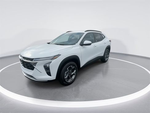 New 2026 Chevrolet Trax LT w/ Driver Confidence Package image 4