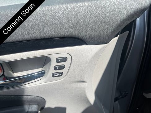 Used 2016 Honda Pilot Touring image 11