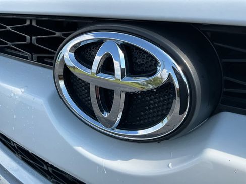 Used 2019 Toyota 4Runner TRD Off-Road Premium AWD/4WD image 16