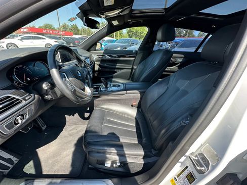 Used 2019 BMW 740i w/ M Sport Package RWD image 11