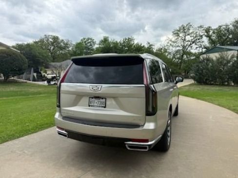 Used 2024 Cadillac Escalade Premium Luxury Platinum w/ Heavy-Duty Trailer Package image 2