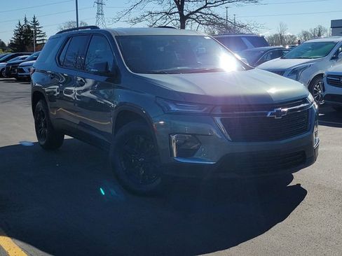 Certified 2023 Chevrolet Traverse LT image 1
