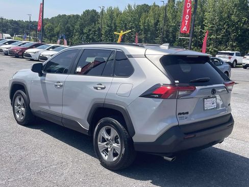 Used 2025 Toyota RAV4 XLE w/ Convenience Package FWD image 4