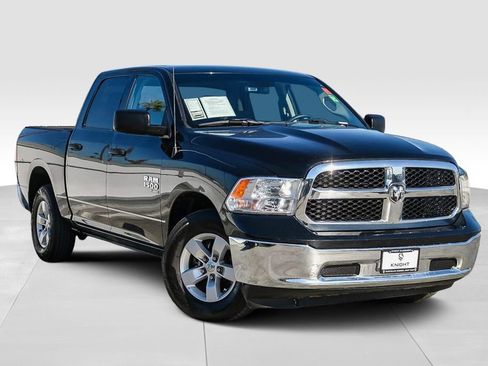 Used 2022 RAM 1500 Classic SLT image 2