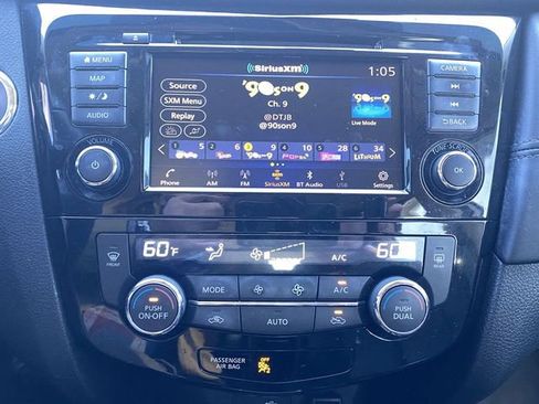 Used 2020 Nissan Rogue SL w/ Premium Package image 23