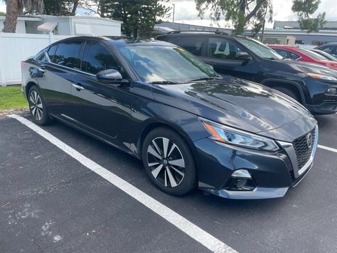 Used 2019 Nissan Altima 2.5 SL FWD image 3