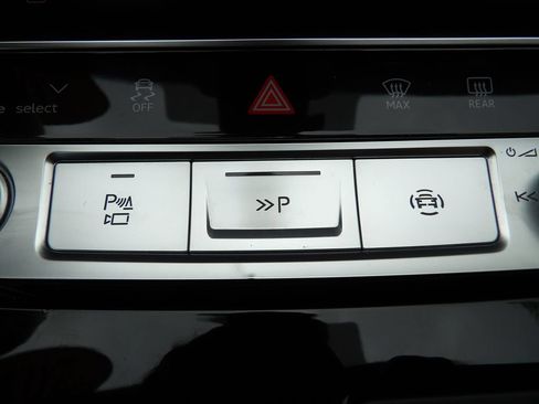 Used 2023 Audi Q7 3.0T Prestige w/ Prestige Package AWD/4WD image 23