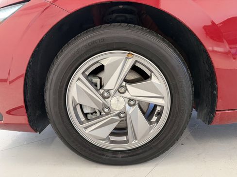 Used 2024 Hyundai Elantra SE image 42