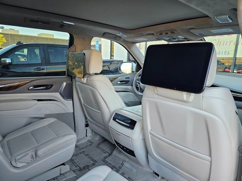 Used 2024 Cadillac Escalade Sport Platinum w/ Heavy-Duty Trailer Package image 51