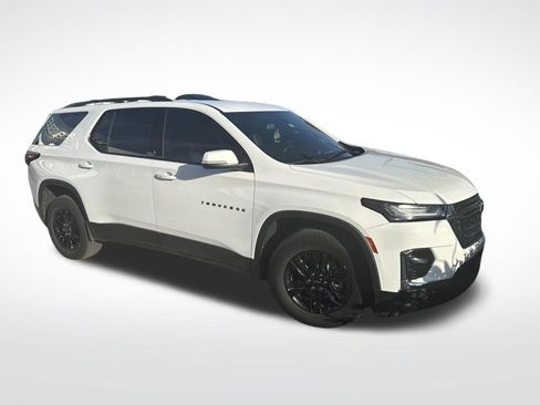 Used 2024 Chevrolet Traverse LT FWD image 2