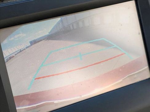 Used 2017 Toyota Camry LE image 11