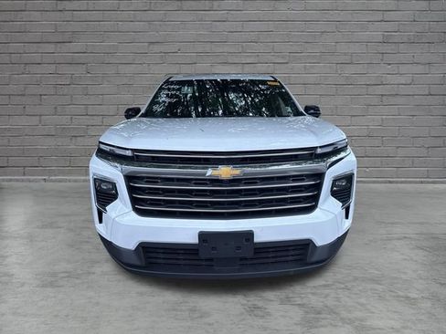 Used 2025 Chevrolet Traverse LT FWD image 10