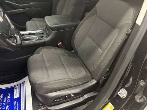 Used 2020 Chevrolet Traverse LT FWD image 17