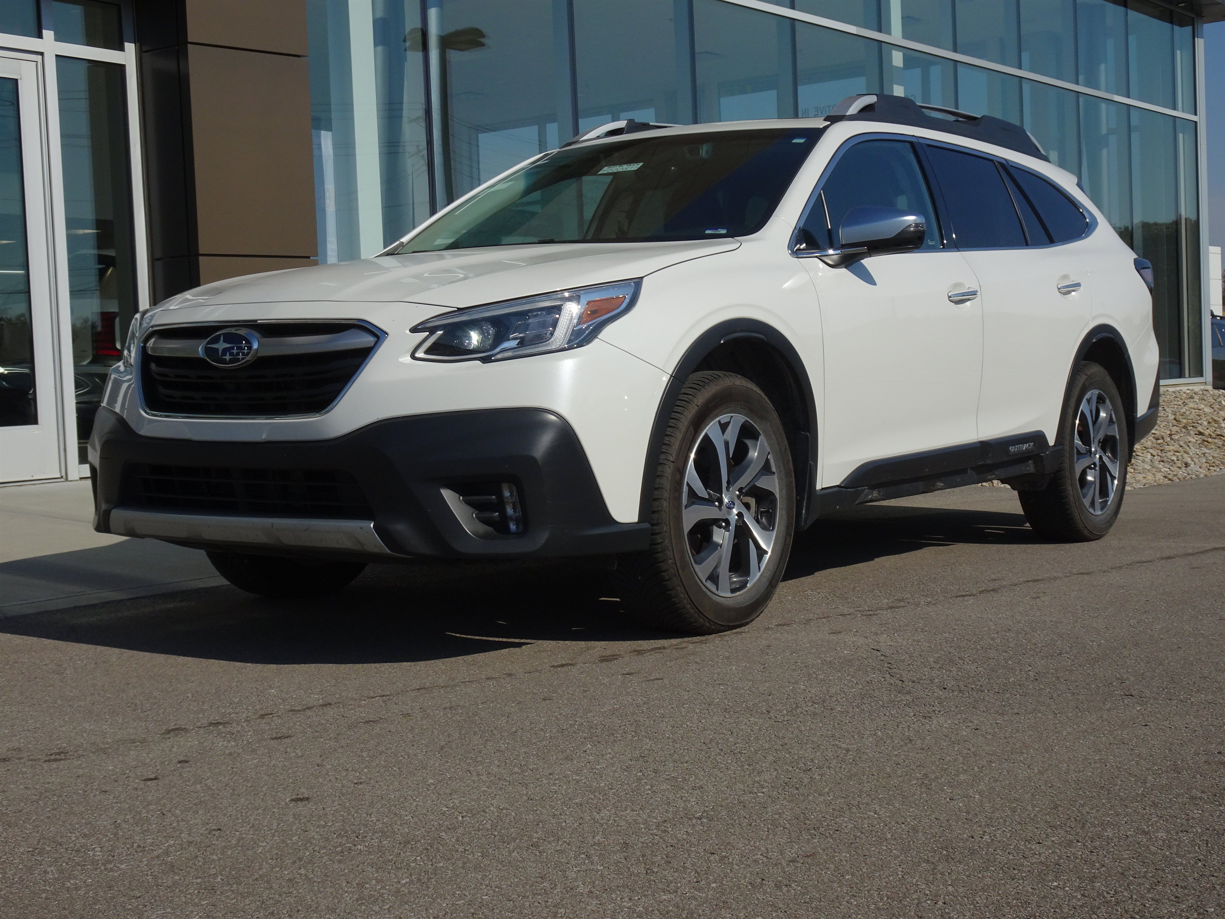 Used 2021 Subaru Outback Touring XT AWD/4WD image 1