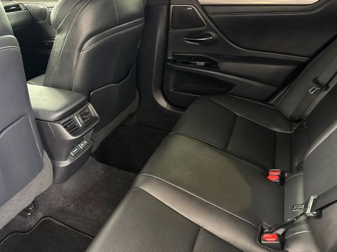 Certified 2022 Lexus ES 350 F Sport FWD image 15
