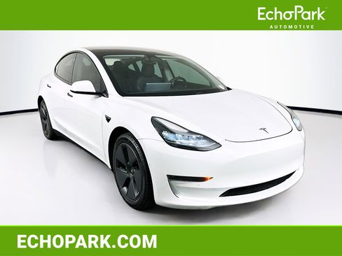 Used 2021 Tesla Model 3 Standard Range Plus image 1