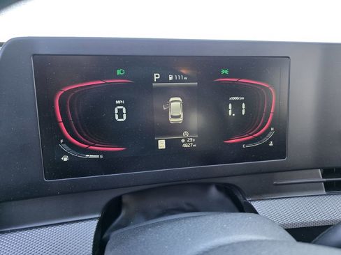 Used 2025 Kia Sportage LX image 15