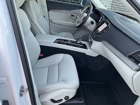 Used 2023 Volvo XC90 B5 Plus w/ Protection Package Premier image 21