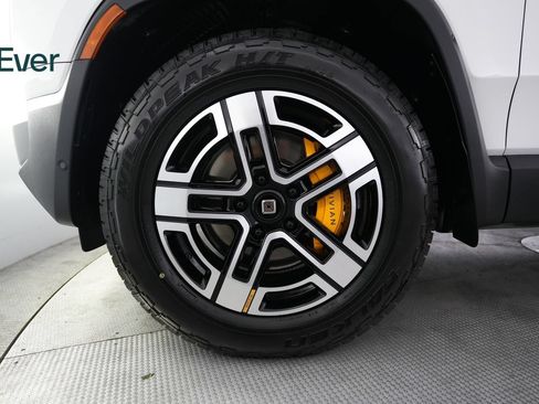 Used 2023 Rivian R1S Adventure AWD/4WD image 19