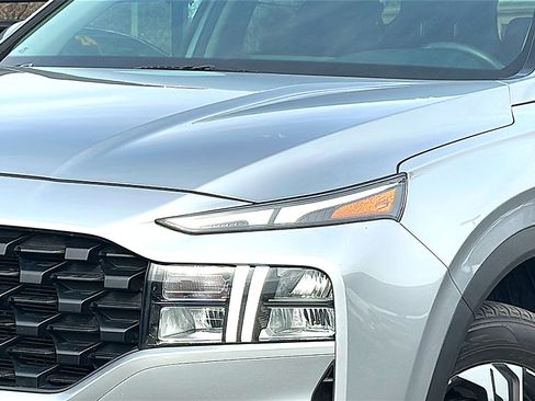 Used 2023 Hyundai Santa Fe SEL w/ Cargo Package image 4