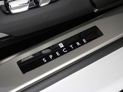 New 2025 Rolls-Royce Spectre w/ Spectre Launch Package image 17