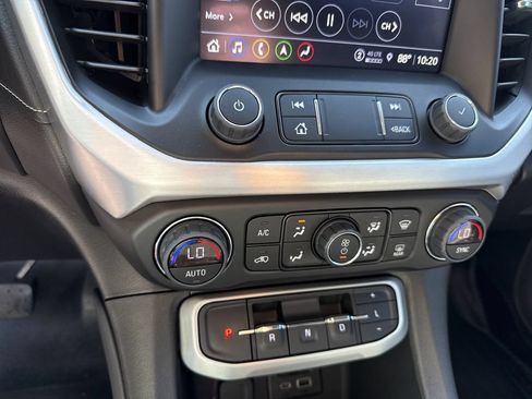 Used 2023 GMC Acadia SLT w/ Elevation Edition FWD image 29