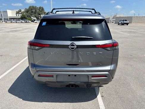 Used 2026 Nissan Pathfinder SL w/ SL Premium Package FWD image 4