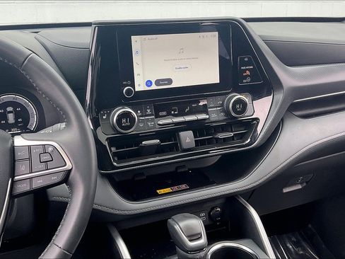 Used 2025 Toyota Highlander XSE image 7