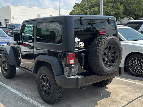 Used 2017 Jeep Wrangler Sport AWD/4WD image 4