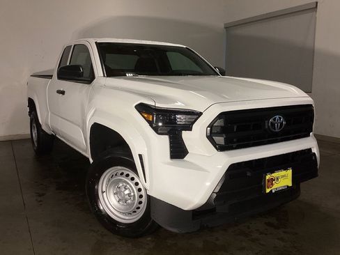 Used 2025 Toyota Tacoma SR w/ Towing Package image 3