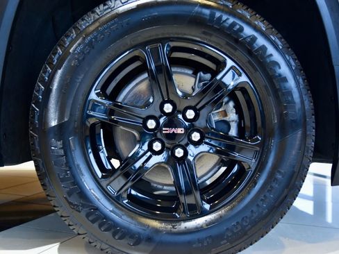 Used 2022 GMC Acadia AT4 w/ Trailering Package image 9