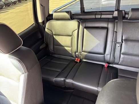 Used 2018 Chevrolet Silverado 1500 High Country image 40