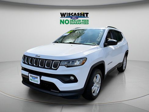 Used 2022 Jeep Compass Latitude w/ Sun and Sound Group AWD/4WD image 17