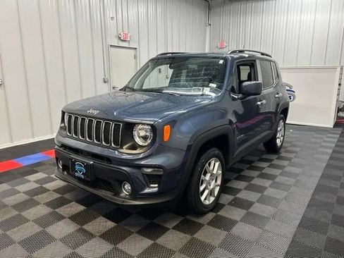 Used 2021 Jeep Renegade Latitude AWD/4WD image 7