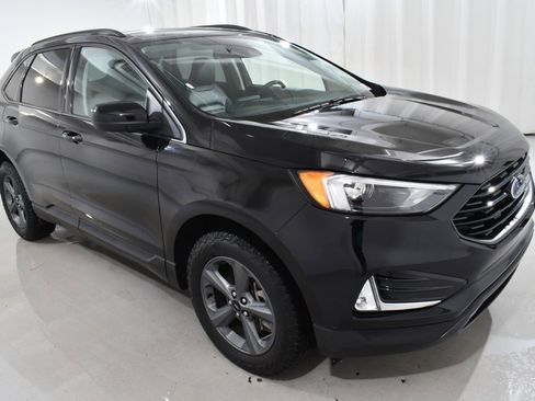 Used 2024 Ford Edge SEL w/ Sport Appearance Package image 5