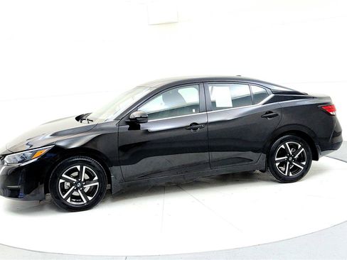 Used 2024 Nissan Sentra SV image 3