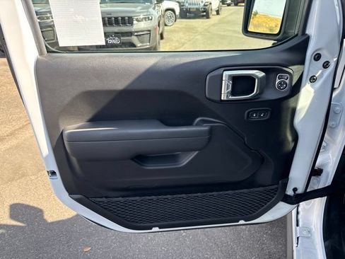 New 2026 Jeep Gladiator Mojave w/ Safety Group AWD/4WD image 10