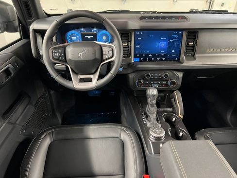 New 2026 Ford Bronco Badlands image 8