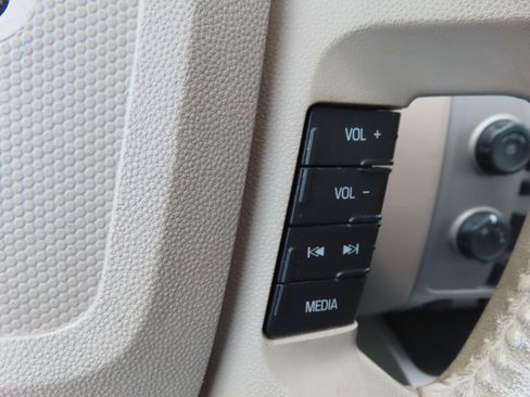 Used 2010 Ford Escape XLT FWD image 15