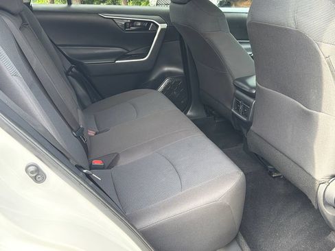 Used 2022 Toyota RAV4 LE FWD image 12