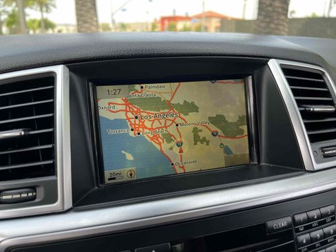 Used 2015 Mercedes-Benz ML 350 4MATIC w/ Premium 1 Package image 6