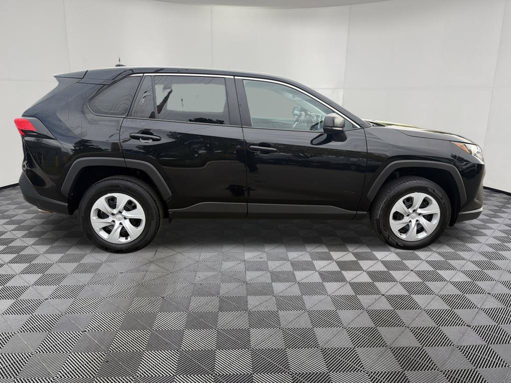 Used 2025 Toyota RAV4 LE AWD/4WD image 10