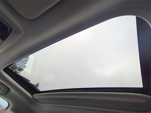 Used 2017 Subaru Outback 2.5i Premium image 18