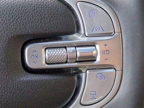 Certified 2022 Genesis GV70 2.5T image 25