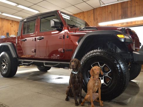 Used 2021 Jeep Gladiator Sport image 2