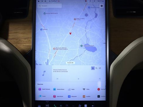 Used 2018 Tesla Model X 75D image 16