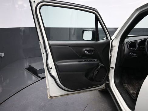 Used 2022 Jeep Renegade Altitude w/ Sun/Sound Group image 13