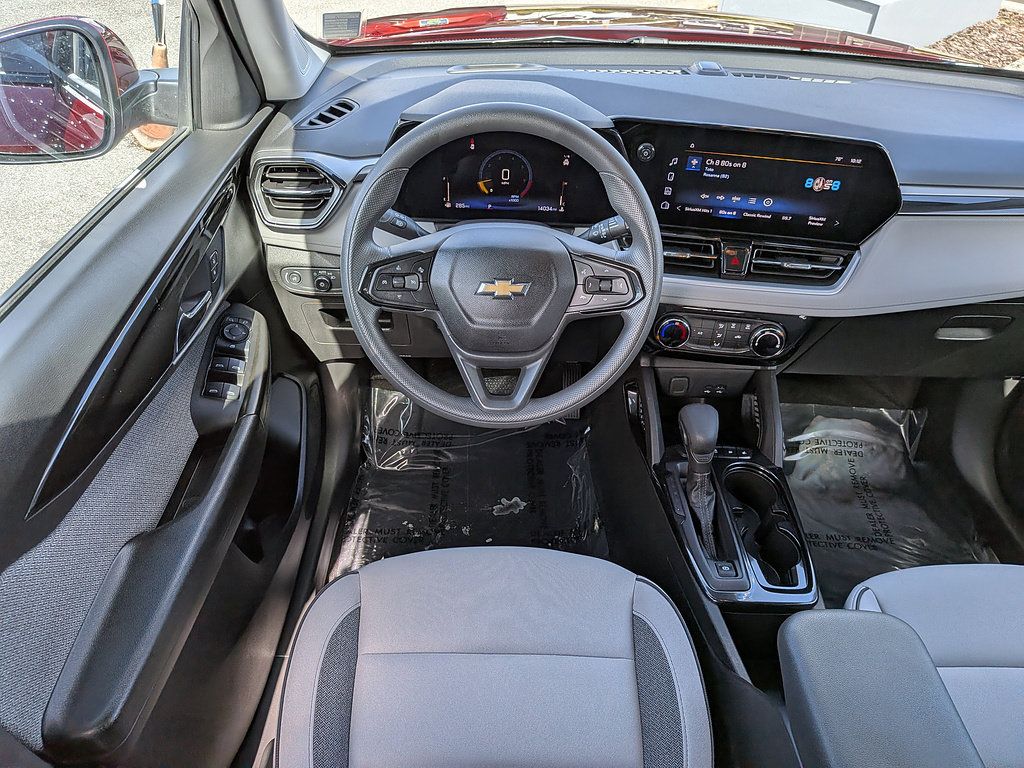 Used 2025 Chevrolet TrailBlazer LT w/ Driver Confidence Package FWD image 15