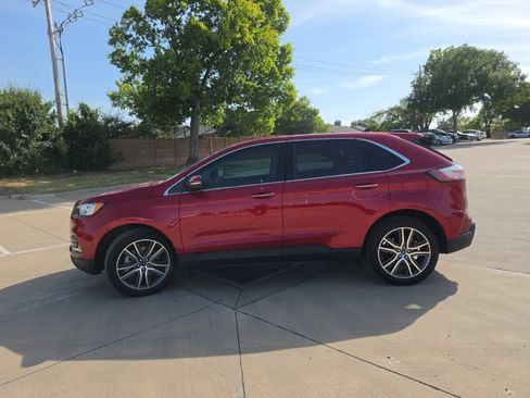 Used 2021 Ford Edge Titanium FWD image 5