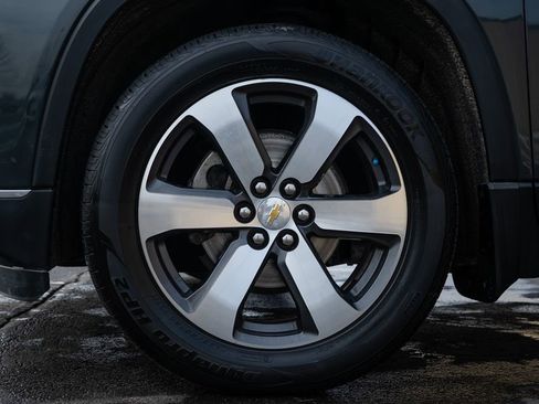 Certified 2019 Chevrolet Traverse LT w/ LT Premium Package image 7